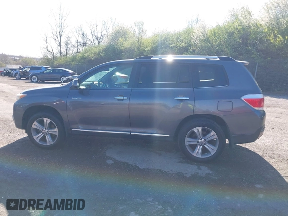 2012 Toyota Highlander Limited with VIN 5TDDK3EH5CS141028, listed as a IAAI auction lot 41987426 with 362,884 mi miles. Bid and sale history available at carsss.com. Image 15.