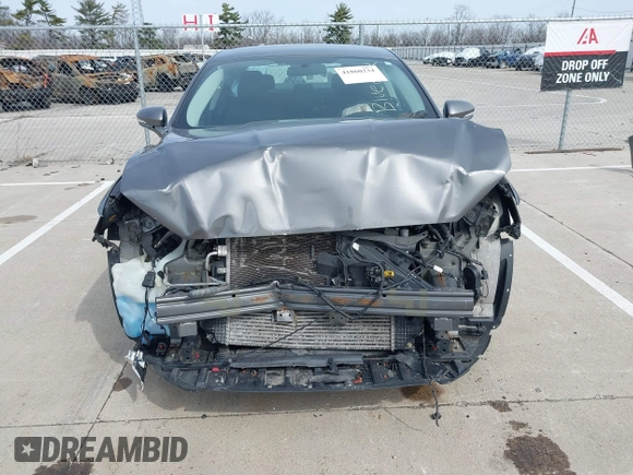 2013 Ford Fusion SE with VIN 3FA6P0HR2DR250053, listed as a IAAI auction lot 41860234 with 153,847 mi miles. Bid and sale history available at carsss.com. Image 6.