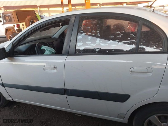 2009 Kia Rio with VIN KNADE223396568496, listed as a IAAI auction lot 41357082 with NaN miles. Bid and sale history available at carsss.com. Image 14.