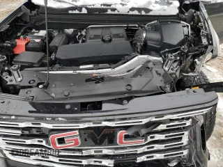 2024 GMC Canyon 4WD Denali with VIN 1GTP6FEK6R1295722, listed as a Copart auction lot 44948475 with 864 mi miles and Salvage Title. Bid and sale history available at carsss.com. Image 13.
