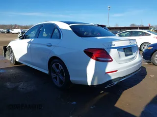 2019 Mercedes-Benz E-Class E 300 with VIN WDDZF4KB7KA544039, listed as a IAAI auction lot 41824267 with 67,072 mi miles. Bid and sale history available at carsss.com. Image 3.
