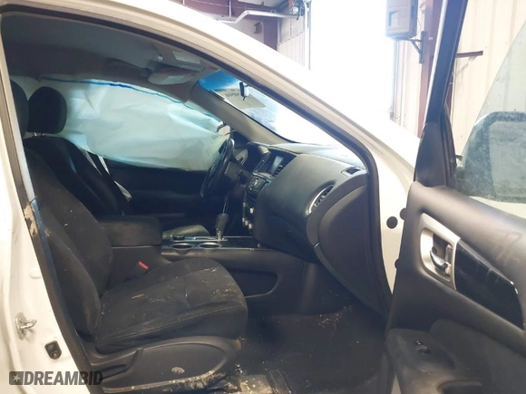 2014 Nissan Pathfinder Platinum with VIN 5N1AR2MM7EC600891, listed as a IAAI auction lot 41550566 with 204,008 mi miles. Bid and sale history available at carsss.com. Image 5.