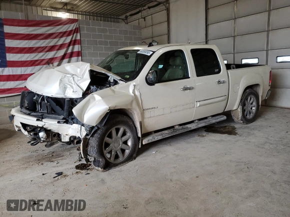 2013 GMC Sierra 1500 Denali z VIN 3GTP2XE25DG236818, wystawiony jako Copart lot #46069095 z przebiegiem 156 354 mil mil oraz Szkoda całkowita • Salvage title. Historia ofert i sprzedaży dostępna na DreamBid. Obrazek 1.