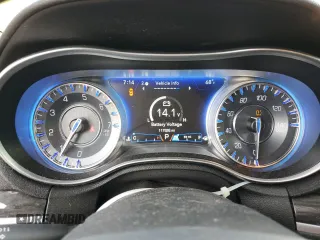 2017 Chrysler 300 Limited with VIN 2C3CCARG9HH582699, listed as a Copart auction lot 47643024 with 117,926 mi miles and Clean title. Bid and sale history available at DreamBid. Image 9.