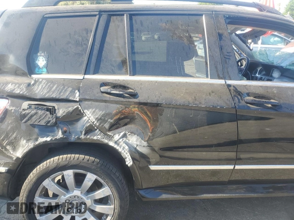 2010 Mercedes-Benz GLK 350 with VIN WDCGG8HB0AF329692, listed as a Copart auction lot 65003564 with Not Provided miles and Salvage Title. Bid and sale history available at DreamBid. Image 12.