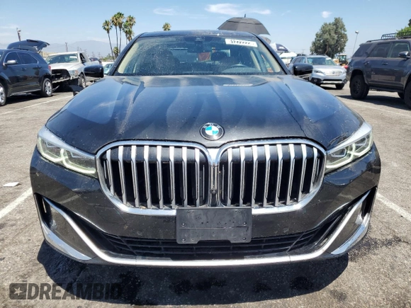 2022 BMW 7 Series 740i with VIN WBA7T2C05NCH85764, listed as a Copart auction lot 61272223 with 33,830 mi miles. Bid and sale history available at carsss.com. Image 5.