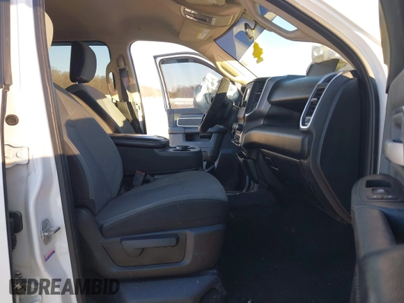 2019 Ram 2500 Big Horn with VIN 3C6UR5DJ3KG605871, listed as a IAAI auction lot 41292336 with 104,270 mi miles and . Bid and sale history available at DreamBid. Image 5.