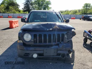 2011 Jeep Patriot Latitude z VIN 1J4NF1GB0BD131856, wystawiony jako Copart lot #56222005 z przebiegiem 172 231 mil mil oraz Szkoda całkowita • Salvage title. Historia ofert i sprzedaży dostępna na DreamBid. Obrazek 5.
