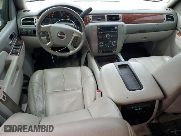 2014 GMC Yukon XL SLT with VIN 1GKS1KE03ER234487, listed as a Copart auction lot 74897284 with 198,965 mi miles and Salvage Title. Bid and sale history available at carsss.com. Image 8.