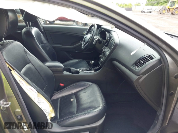 2013 Kia Optima SX z VIN 5XXGR4A65DG120332, wystawiony jako IAAI lot #42323216 z przebiegiem Nie podano mil oraz . Historia ofert i sprzedaży dostępna na DreamBid. Obrazek 5.