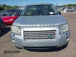 2008 Land Rover LR2 HSE z VIN SALFT24N88H097408, wystawiony jako IAAI lot #42305277 z przebiegiem Nie podano mil oraz . Historia ofert i sprzedaży dostępna na DreamBid. Obrazek 6.
