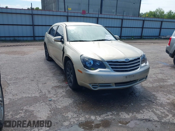 2010 Chrysler Sebring Limited z VIN 1C3CC5FBXAN158851, wystawiony jako IAAI lot #42169725 z przebiegiem 200 721 mil mil oraz . Historia ofert i sprzedaży dostępna na DreamBid. Obrazek 1.