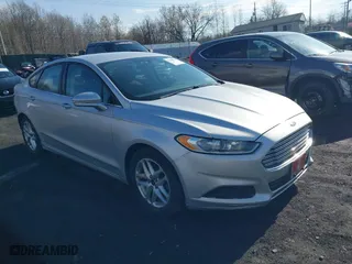 2016 Ford Fusion SE with VIN 1FA6P0H76G5132058, listed as a IAAI auction lot 42033056 with 220,841 mi miles. Bid and sale history available at carsss.com. Image 1.