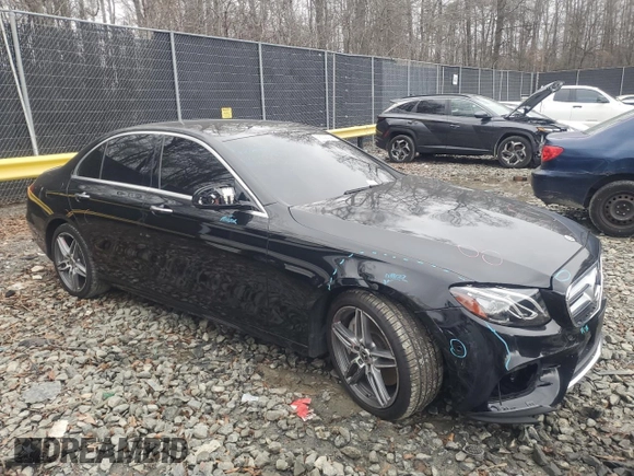 2019 Mercedes-Benz E-Class E 300 with VIN WDDZF4KB0KA554895, listed as a Copart auction lot 86538744 with 88,039 mi miles and Salvage Title. Bid and sale history available at carsss.com. Image 4.