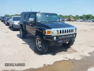 2006 Hummer H3 z VIN 5GTDN136368253809, wystawiony jako IAAI lot #42219153 z przebiegiem 171 632 mil mil oraz . Historia ofert i sprzedaży dostępna na DreamBid. Obrazek 1.