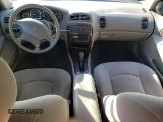 2002 Chrysler Concorde LX z VIN 2C3HD46R72H178107, wystawiony jako Copart lot #76949504 z przebiegiem 72 289 mil mil oraz Szkoda całkowita • Salvage title. Historia ofert i sprzedaży dostępna na DreamBid. Obrazek 8.