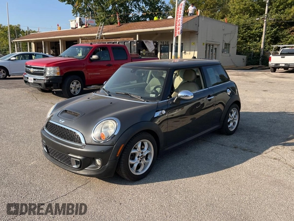 2011 MINI Hardtop S with VIN WMWSV3C57BTY11344, listed as a Copart auction lot 75827444 with 81,874 mi miles and Clean Title. Bid and sale history available at DreamBid. Image 2.
