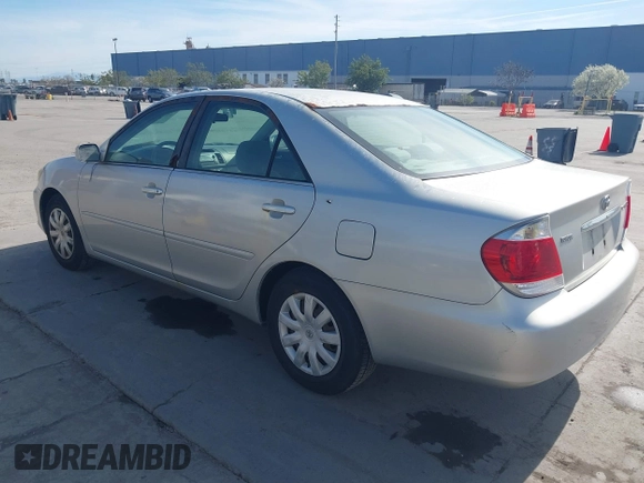 2006 Toyota Camry STD z VIN 4T1BE30K66U730117, wystawiony jako IAAI lot #41885289 z przebiegiem 201 541 mil mil oraz . Historia ofert i sprzedaży dostępna na DreamBid. Obrazek 3.
