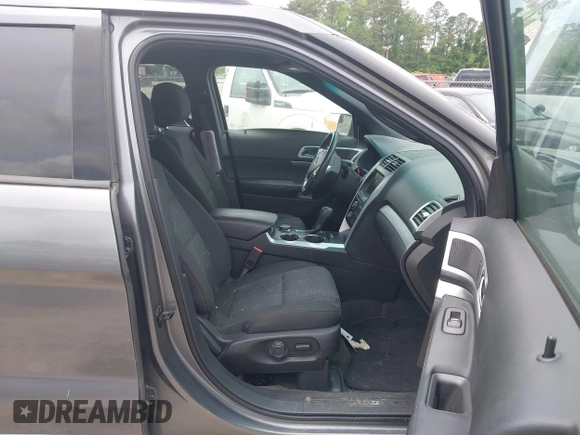 2014 Ford Explorer XLT with VIN 1FM5K8D82EGC55841, listed as a IAAI auction lot 42113070 with 150,387 mi miles and . Bid and sale history available at carsss.com. Image 5.