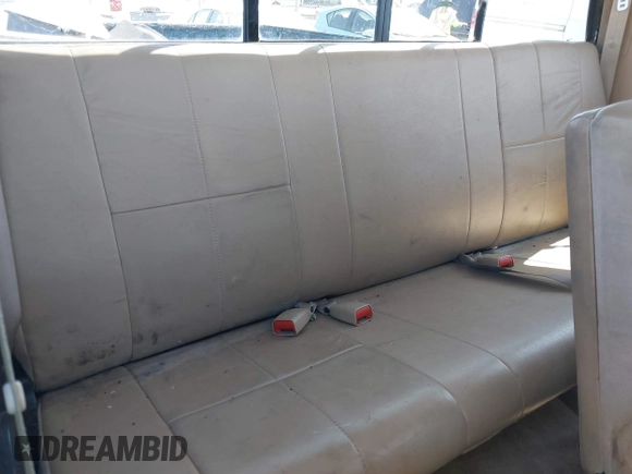 1997 Dodge 1500 z VIN 3B7HF13Z1VG800682, wystawiony jako IAAI lot #42527964 z przebiegiem 180 888 mil mil oraz . Historia ofert i sprzedaży dostępna na DreamBid. Obrazek 8.