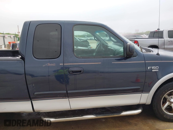 2000 Ford F-150 XL with VIN 1FTRX17L0YKA68579, listed as a IAAI auction lot 41941226 with 1 mi miles. Bid and sale history available at carsss.com. Image 13.