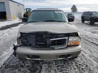 2001 GMC Jimmy SLE with VIN 1GKDT13W512196056, listed as a Copart auction lot 46338225 with 205,918 mi miles and Salvage Title. Bid and sale history available at carsss.com. Image 5.