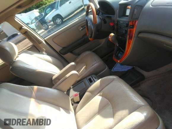 2001 Lexus RX 300 with VIN JTJHF10U110188231, listed as a IAAI auction lot 42135609 with 236,462 mi miles. Bid and sale history available at carsss.com. Image 5.