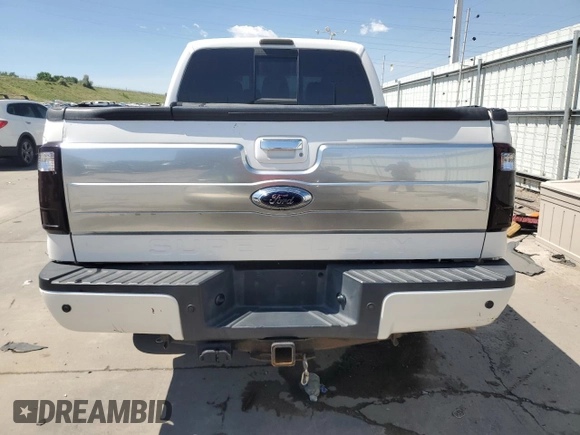 2014 Ford F-250 XL z VIN 1FT7W2BT7EEB51752, wystawiony jako Copart lot #59006855 z przebiegiem 123 104 mil mil oraz Szkoda całkowita • Salvage title. Historia ofert i sprzedaży dostępna na DreamBid. Obrazek 6.