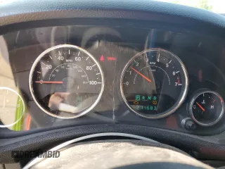 2013 Jeep Wrangler Unlimited Sport z VIN 1C4BJWDG2DL558484, wystawiony jako Copart lot #55832725 z przebiegiem 211 683 mil mil oraz Szkoda całkowita • Salvage title. Historia ofert i sprzedaży dostępna na DreamBid. Obrazek 9.