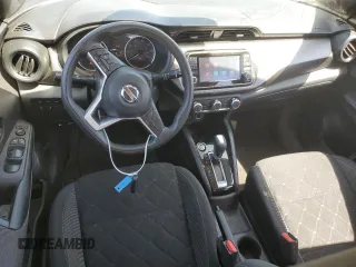 2020 Nissan Kicks S z VIN 3N1CP5BV3LL550172, wystawiony jako Copart lot #52021615 z przebiegiem 70 554 mil mil oraz Szkoda całkowita • Salvage title. Historia ofert i sprzedaży dostępna na DreamBid. Obrazek 8.