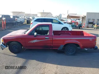 1993 Toyota Pickup DX z VIN JT4RN81P1P5162011, wystawiony jako IAAI lot #41721589 z przebiegiem 207 489 mil mil oraz . Historia ofert i sprzedaży dostępna na DreamBid. Obrazek 14.