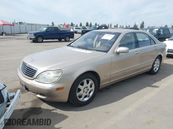 2002 Mercedes-Benz S-Class 4.3L with VIN WDBNG70J82A225944, listed as a IAAI auction lot 41669752 with 133,143 mi miles. Bid and sale history available at carsss.com. Image 2.