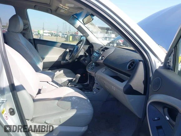 2007 Toyota RAV4 Limited with VIN JTMBK31V475020697, listed as a IAAI auction lot 41403464 with 221,299 mi miles. Bid and sale history available at carsss.com. Image 5.