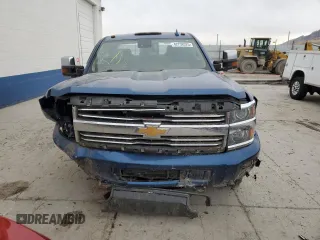 2015 Chevrolet Silverado 3500HD High Country with VIN 1GC4K1E85FF599564, listed as a Copart auction lot 42738325 with 164,646 mi miles and Salvage Title. Bid and sale history available at DreamBid. Image 5.