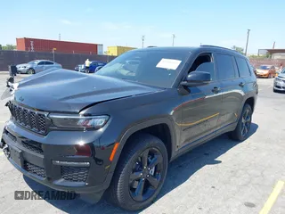 2025 Jeep Grand Cherokee Limited с VIN 1C4RJKBG1S8646906, выставлен на аукционе IAAI как лот 42466166 с пробегом 2 151 миль миль и . История ставок и продаж доступна на DreamBid. Изображение 2.