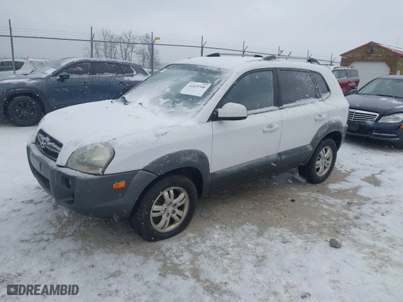 2008 Hyundai Tucson SE with VIN KM8JN72D98U799243, listed as a IAAI auction lot 41029346 with 101,345 mi miles. Bid and sale history available at carsss.com. Image 17.