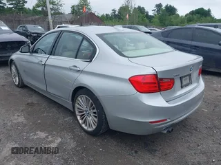 2013 BMW 3 Series 328i xDrive с VIN WBA3B3C57DF530191, выставлен на аукционе IAAI как лот 42517863 с пробегом 71 410 миль миль и . История ставок и продаж доступна на DreamBid. Изображение 3.