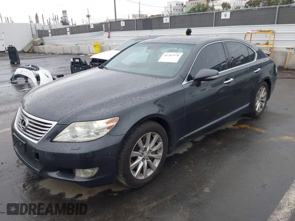 2010 Lexus LS 460 z VIN JTHCL5EF2A5007842, wystawiony jako IAAI lot #41762378 z przebiegiem 102 284 mil mil oraz . Historia ofert i sprzedaży dostępna na DreamBid. Obrazek 2.