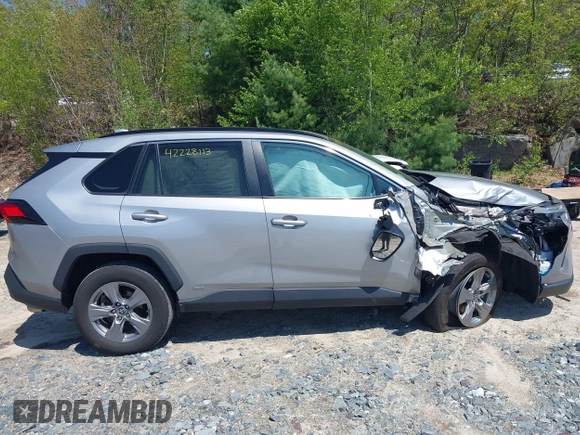 2022 Toyota RAV4 Hybrid XLE z VIN 2T3RWRFV9NW130410, wystawiony jako IAAI lot #42228113 z przebiegiem 32 672 mil mil oraz . Historia ofert i sprzedaży dostępna na DreamBid. Obrazek 13.