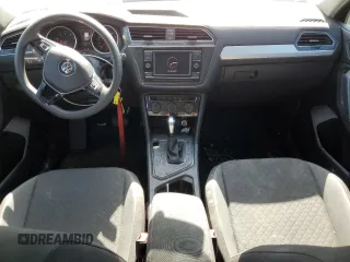 2020 Volkswagen Tiguan S z VIN 3VV1B7AX7LM133358, wystawiony jako Copart lot #61960445 z przebiegiem 74 698 mil mil oraz Szkoda całkowita • Salvage title. Historia ofert i sprzedaży dostępna na DreamBid. Obrazek 8.