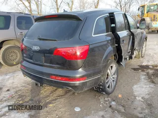 2013 Audi Q7 Premium Plus z VIN WA1LGAFE4DD011769, wystawiony jako IAAI lot #41340571 z przebiegiem 140 122 mil mil oraz . Historia ofert i sprzedaży dostępna na DreamBid. Obrazek 4.