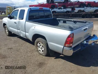 2006 Toyota Tacoma z VIN 5TETX22N86Z226440, wystawiony jako IAAI lot #41777871 z przebiegiem 218 222 mil mil oraz . Historia ofert i sprzedaży dostępna na DreamBid. Obrazek 3.