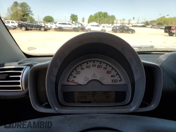 2009 Smart fortwo Pure with VIN WMEEJ31X49K224990, listed as a Copart auction lot 52111335 with 72,317 mi miles and Salvage Title. Bid and sale history available at carsss.com. Image 9.