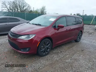 2020 Chrysler Pacifica Touring with VIN 2C4RC1FG2LR126671, listed as a IAAI auction lot 41922148 with 91,154 mi miles and . Bid and sale history available at DreamBid. Image 2.
