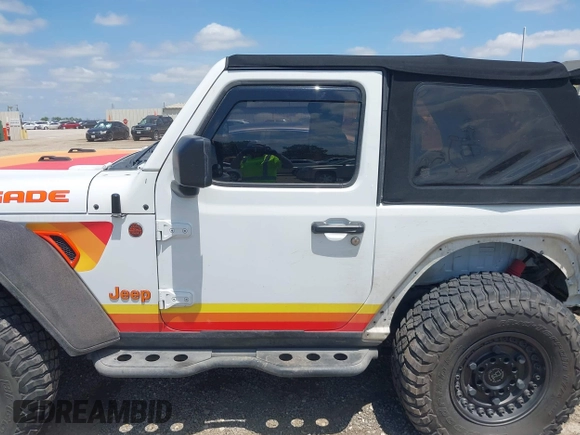 2018 Jeep Wrangler Sport with VIN 1C4GJXAN8JW302519, listed as a IAAI auction lot 42331871 with 51,639 mi miles and . Bid and sale history available at DreamBid. Image 14.