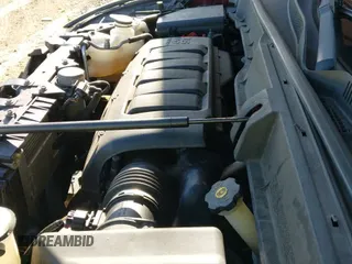 2011 Chevrolet Traverse LTZ z VIN 1GNKRLED8BJ303687, wystawiony jako IAAI lot #42951167 z przebiegiem 131 350 mil mil oraz . Historia ofert i sprzedaży dostępna na DreamBid. Obrazek 14.