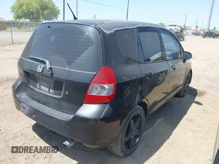 2007 Honda Fit with VIN JHMGD38447S027758, listed as a IAAI auction lot 42015742 with 201,611 mi miles. Bid and sale history available at carsss.com. Image 4.