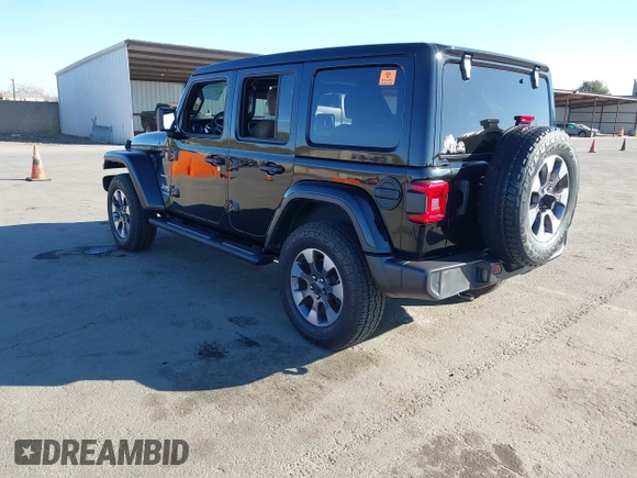 2021 Jeep Wrangler Unlimited Sahara Altitude z VIN 1C4HJXEN5MW659188, wystawiony jako IAAI lot #41414960 z przebiegiem 72 698 mil mil oraz . Historia ofert i sprzedaży dostępna na DreamBid. Obrazek 3.