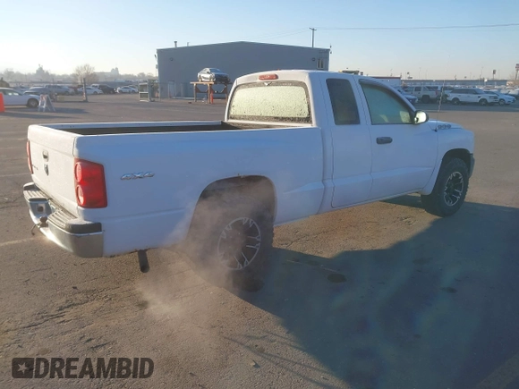 2008 Dodge Dakota ST with VIN 1D7HW22K38S590910, listed as a IAAI auction lot 41469847 with 189,102 mi miles. Bid and sale history available at carsss.com. Image 4.