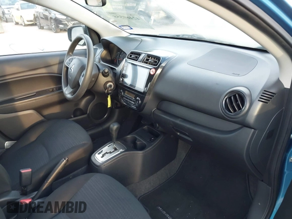 2024 Mitsubishi Mirage ES z VIN ML32FUFJ7RHF15743, wystawiony jako IAAI lot #42460558 z przebiegiem 5 931 mil mil oraz . Historia ofert i sprzedaży dostępna na DreamBid. Obrazek 5.